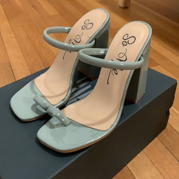 Baby blue heels - Picture 1 of 4